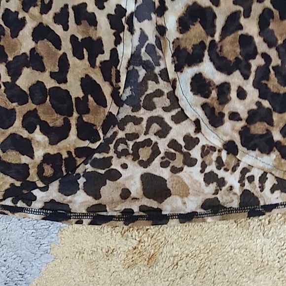 Davie & Crockery Mini Sleeve Sheer Cardigan Top. Size 8/9. Animal Print. - Picture 4 of 4